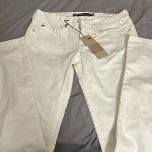 NWT low rise skinny Levi